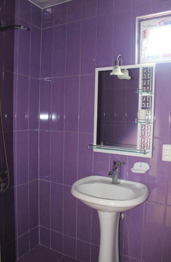 Guest House Racha Ambrolauri Bagian luar foto