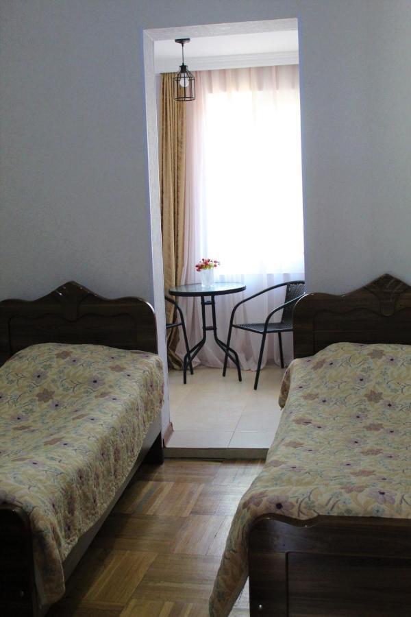 Guest House Racha Ambrolauri Bagian luar foto
