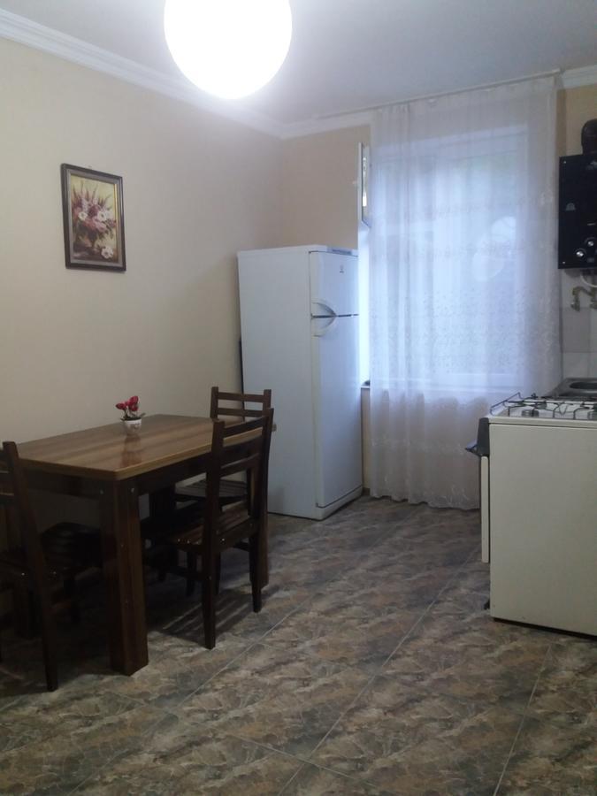 Guest House Racha Ambrolauri Bagian luar foto
